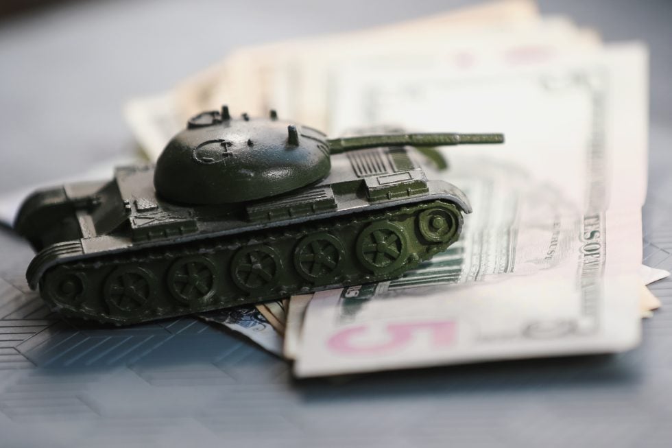 silah, metin, tank, ölçekli maket içeren bir resim Açıklama otomatik olarak oluşturuldu