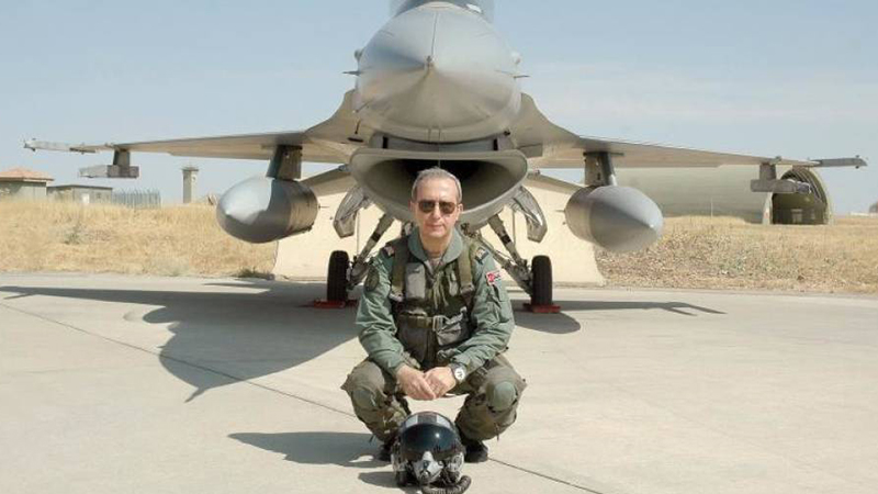 Emekli Havacı Pilot Tümgeneral Beyazıt Karataş (VeryansınTV).jpg